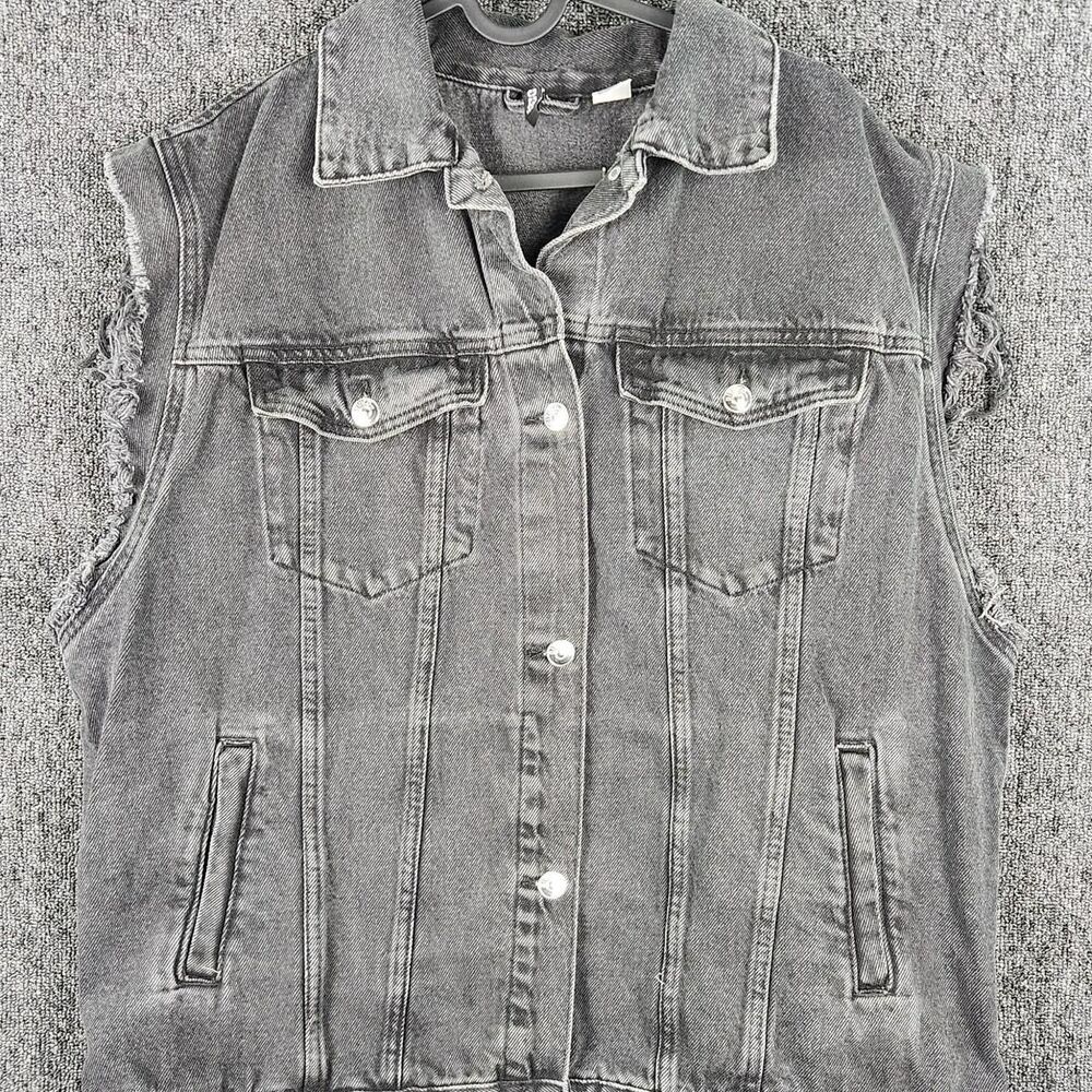H-m Women's Black and Grey Gilet